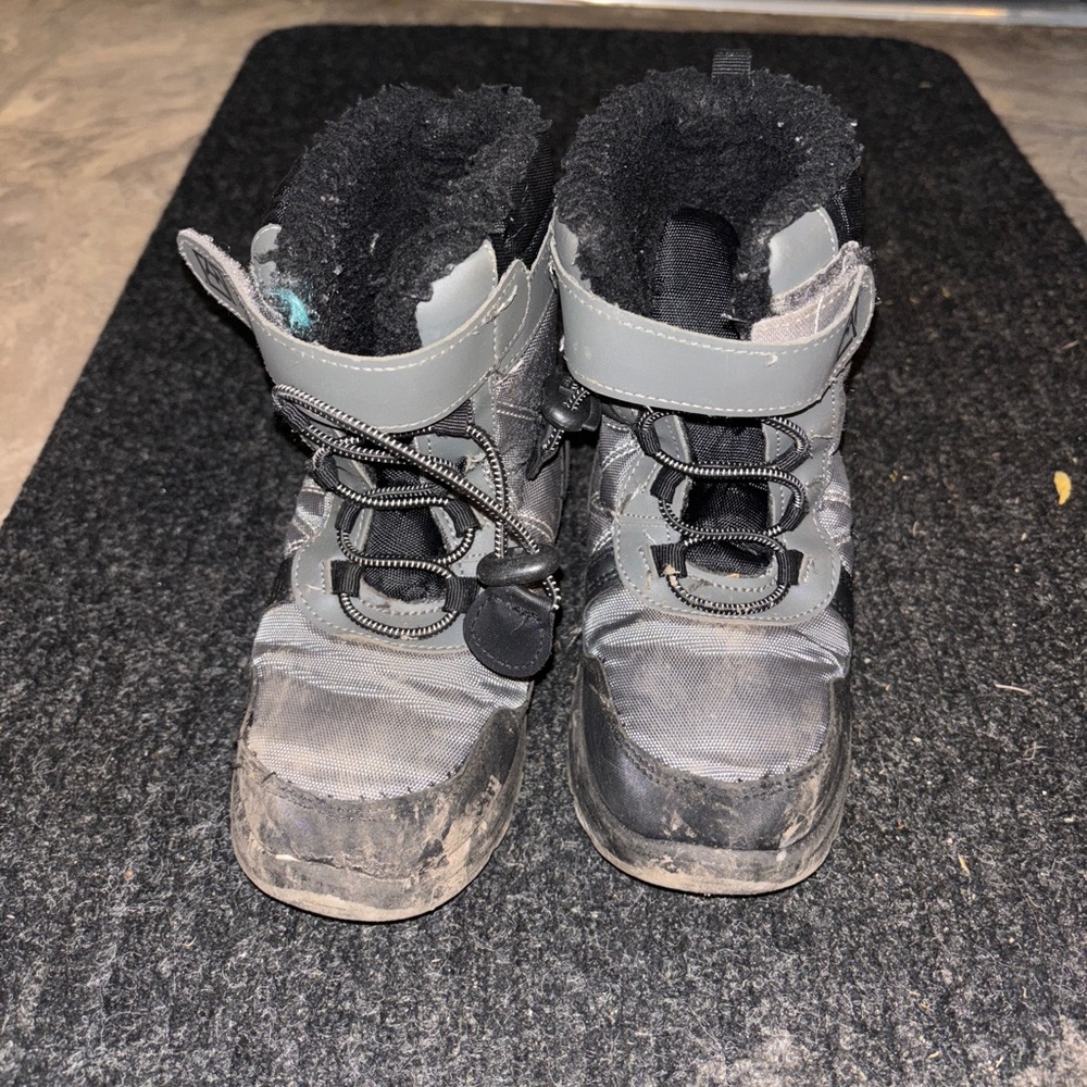 Avalanche Kids Gray Snow Boots